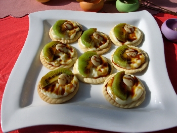 Biscuits à la crème et kiwis