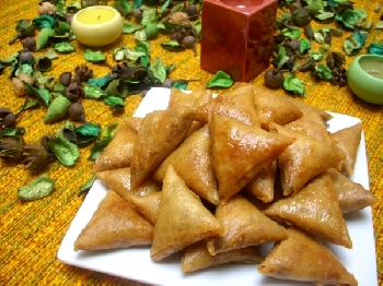 Briouats au lait condensé et aux amandes